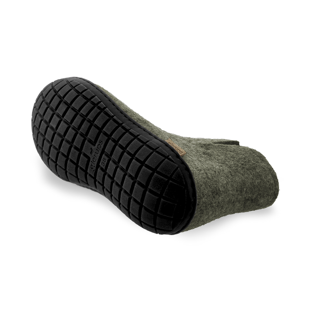 Boot with natural rubber sole - black - Forest